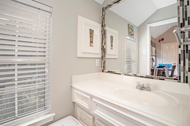 Building Photo - 122 Crystal Reef Dr