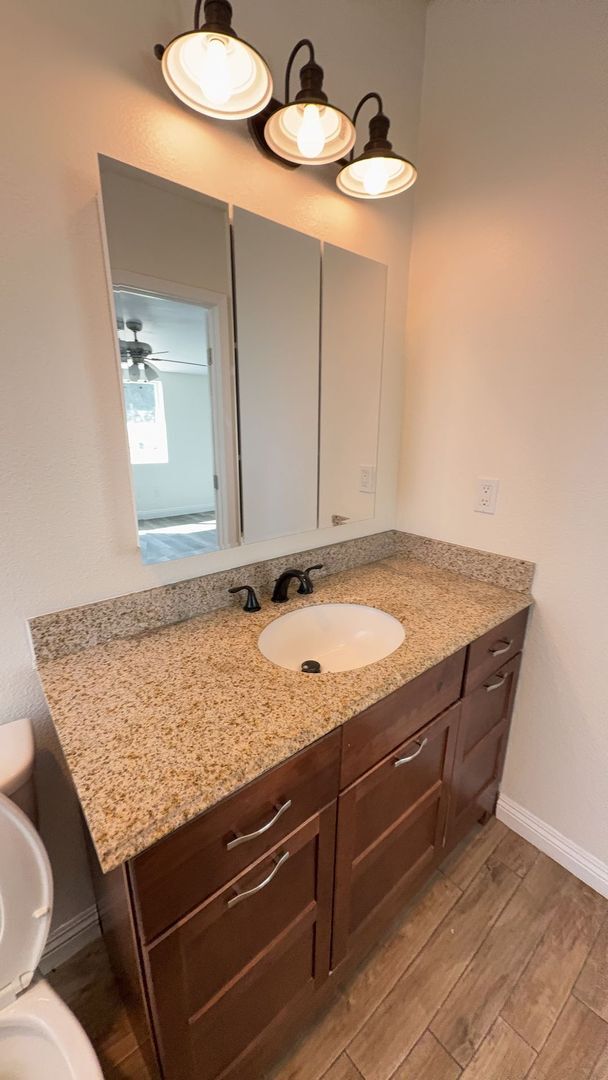 Building Photo - 4 BEDROOM, 3 BATH RANCH STYLE HOME