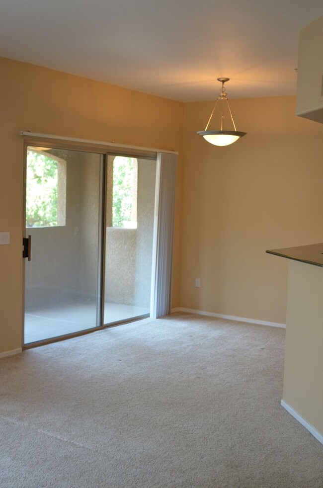 Building Photo - Biltmore 2 bedroom!