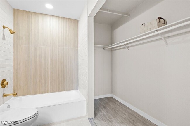 Building Photo - 5191 Caliente St