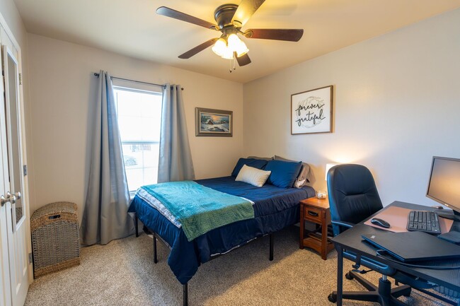 Building Photo - Savannah Place 3/2 House