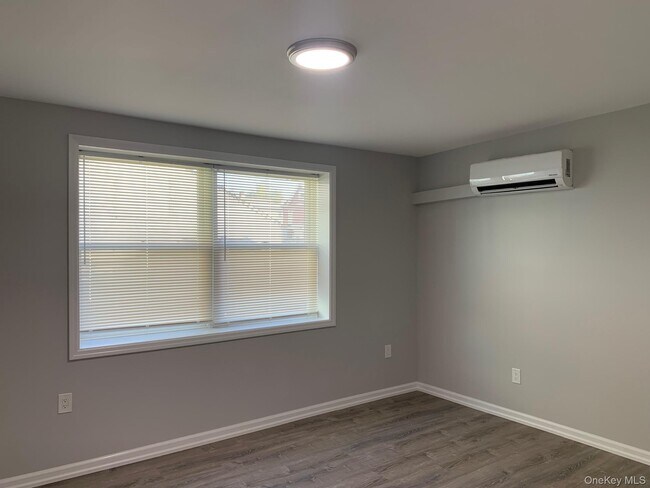 Building Photo - 21 Collegeview Ave