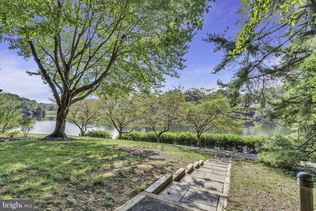 Building Photo - 11041 Villaridge Ct
