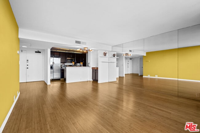 Building Photo - 10535 Wilshire Blvd