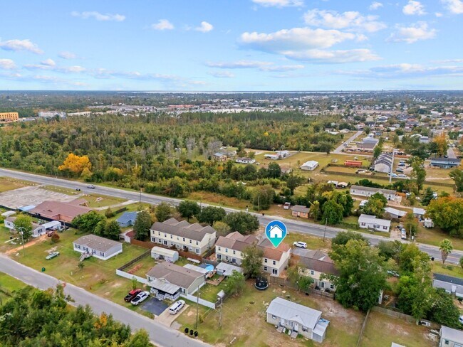 Building Photo - 5115 E 11th St