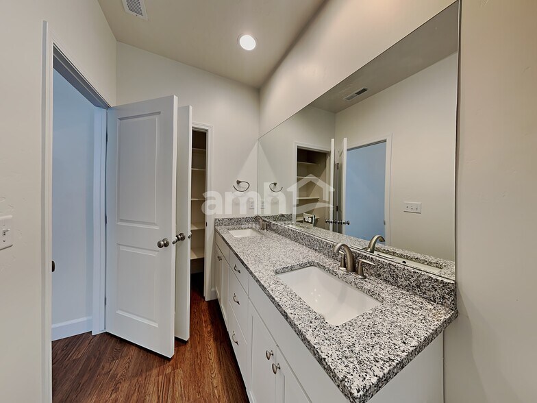 Building Photo - 3614 S Natural Way