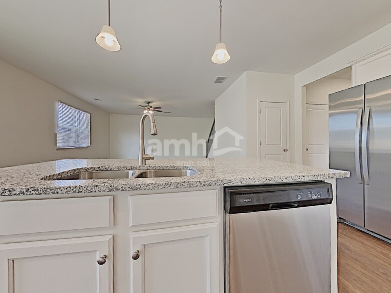 Building Photo - 2462 Napa Valley Dr