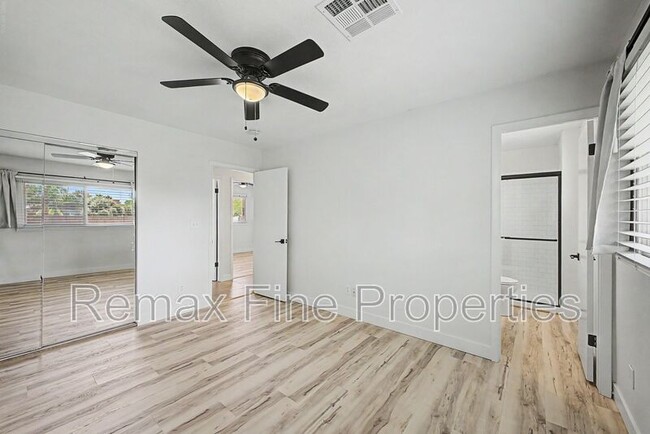 Building Photo - 6332 N Granite Reef Rd