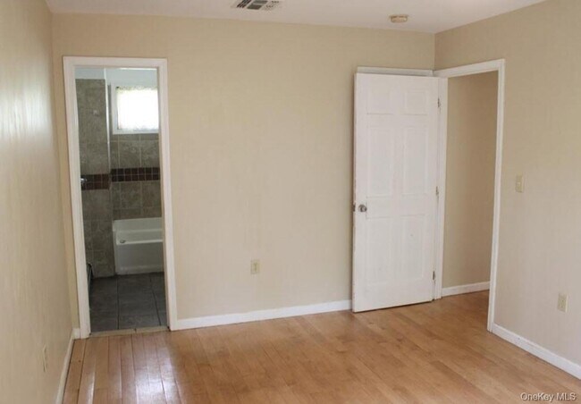 Building Photo - 104 Windsor Terrace