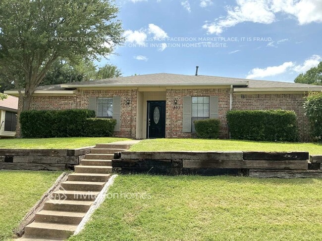 Building Photo - 301 Overland Dr