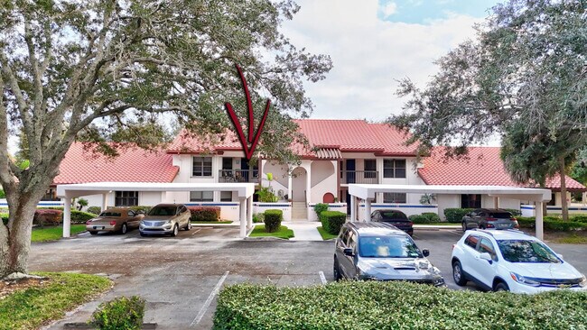 Building Photo - 6040 SE Martinique Dr