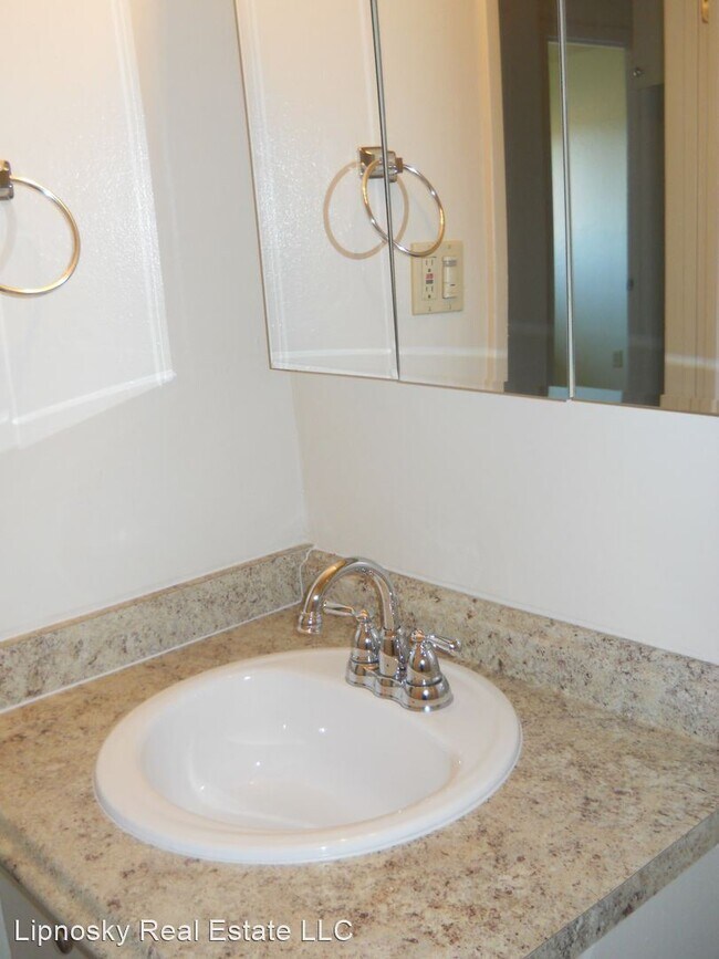 Building Photo - 1711 Tanager Ave