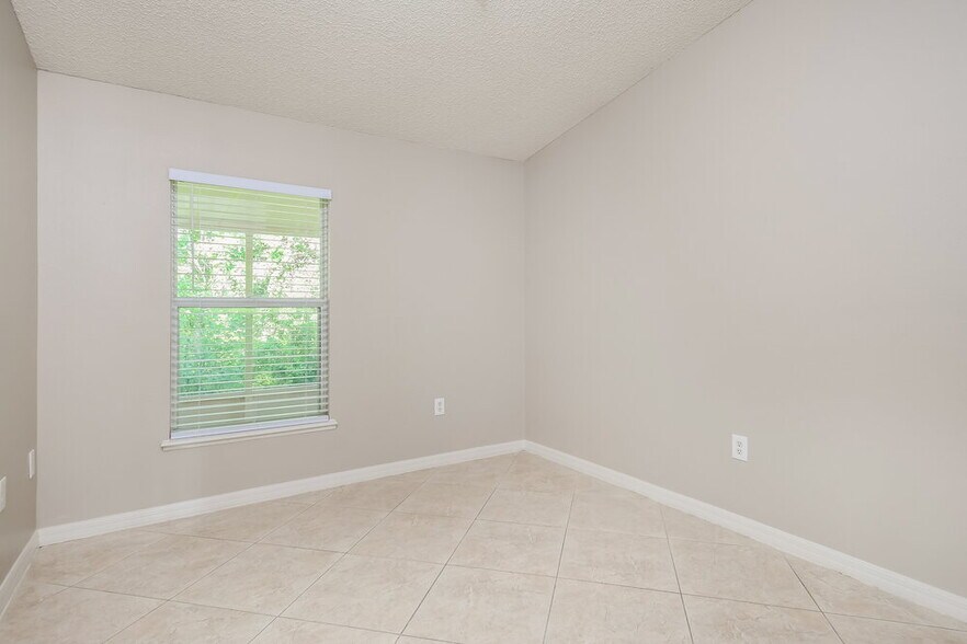 Building Photo - 2989 Elbib Dr
