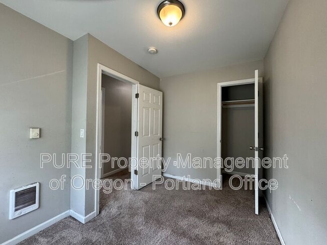 Building Photo - 10762 NE Prescott St