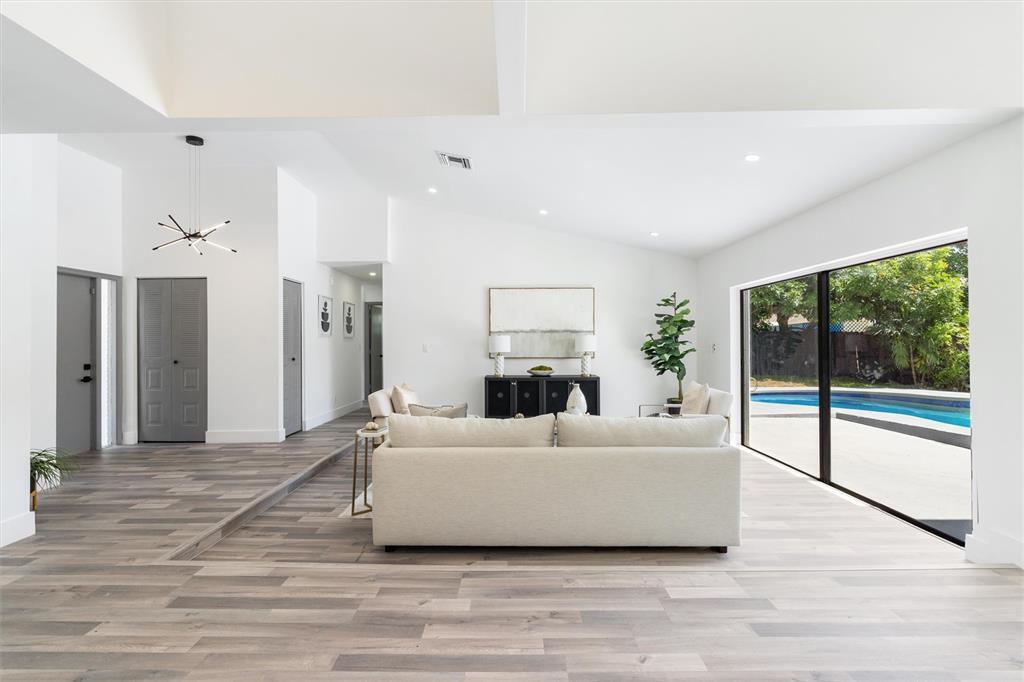 Building Photo - 4920 NW 83rd Ter