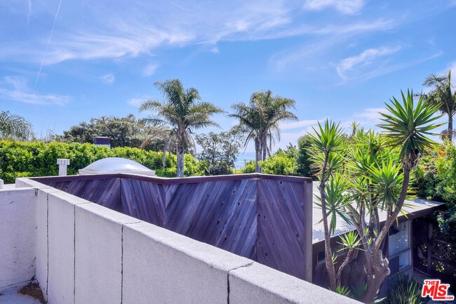 Building Photo - 6456 Surfside Way