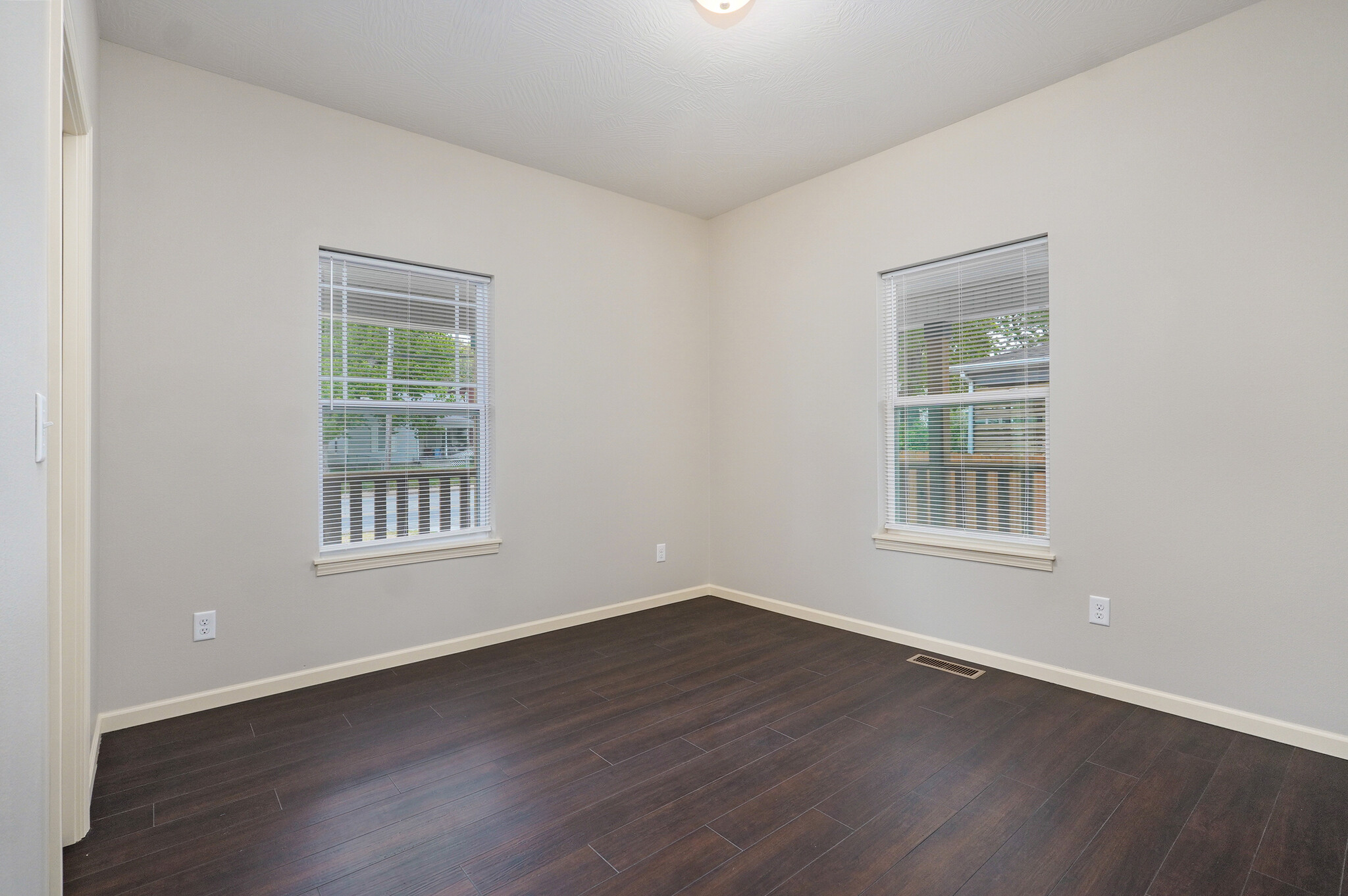 Front Bedroom - 631 S Grant Ave