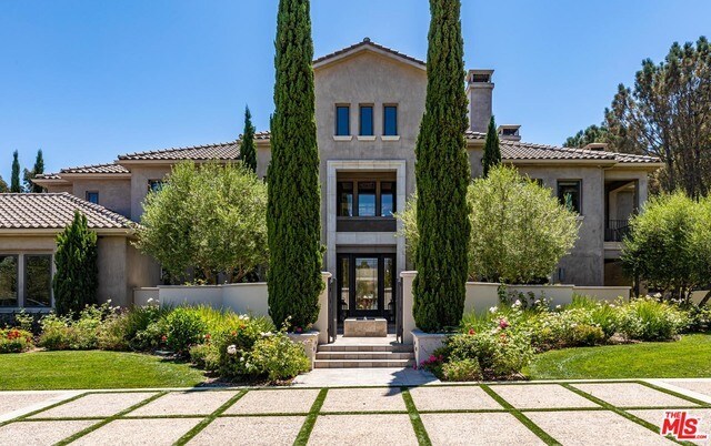 Building Photo - 1209 Via Aracena