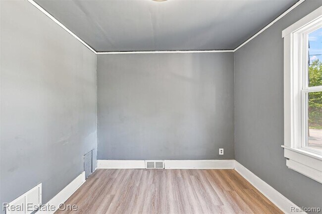 Building Photo - 15401 Littlefield St