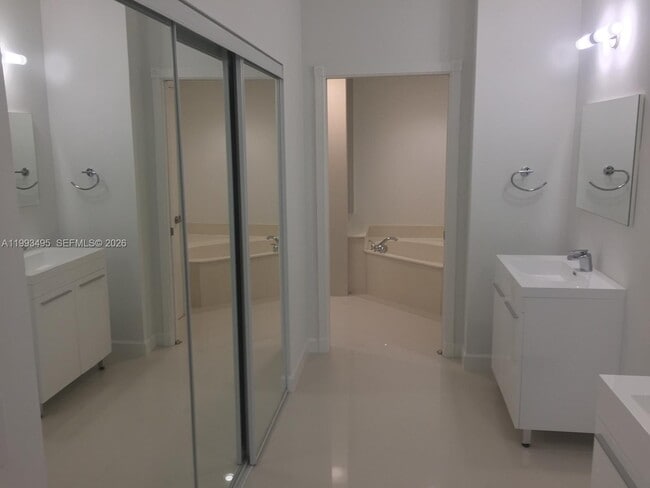 Building Photo - 10750 NW 66th St