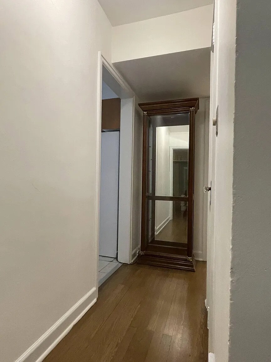 Building Photo - 2156 S 80th St