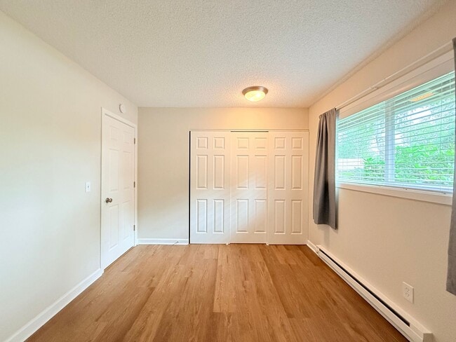 Building Photo - Super Cute 2 Bedroom Condo in Tigard!!! Water, Sewer and Garbage Included!!!