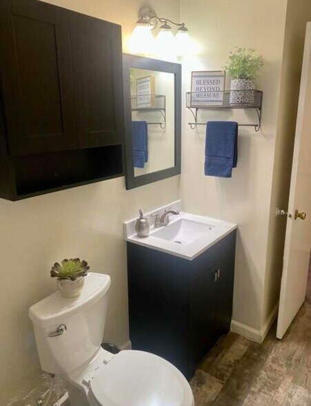 Building Photo - 1038 S Worth Ave