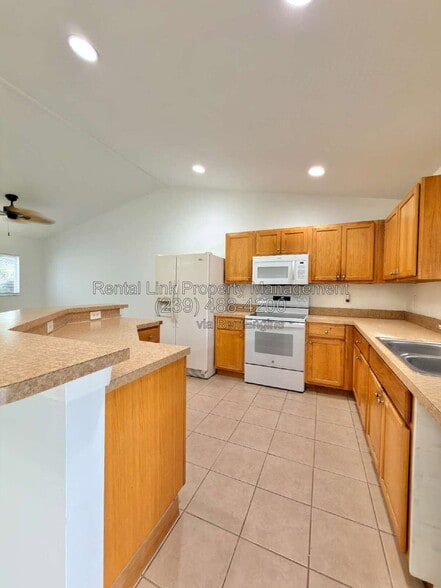 Building Photo - 4867 30th St SW