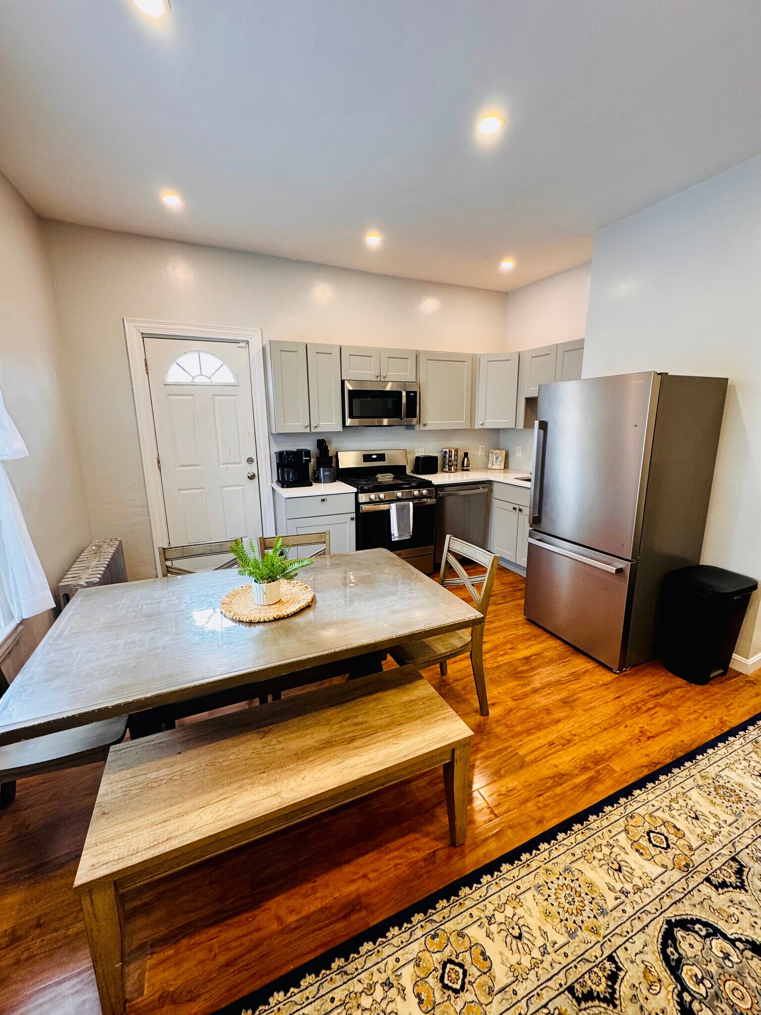 Building Photo - 28 Wabon St