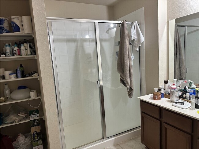 Building Photo - 915 Quartz Trl