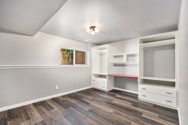 Building Photo - Beautifully Finished Detached Patio Home