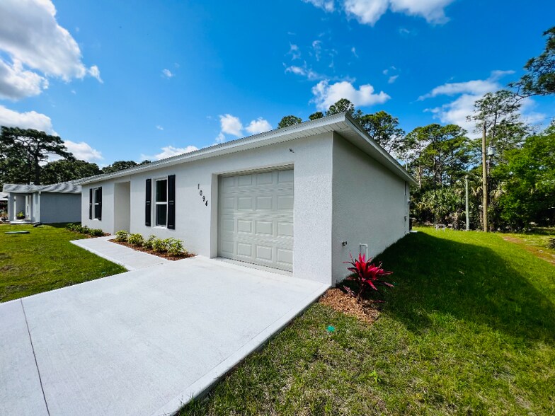 Building Photo - 1094 Harlingen Rd SW