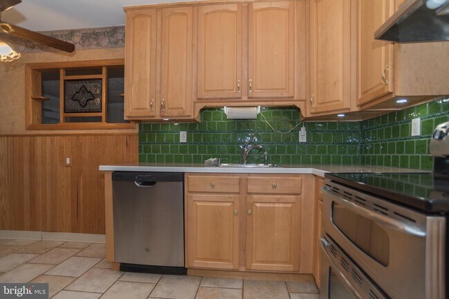 Building Photo - 346 Thornridge Dr