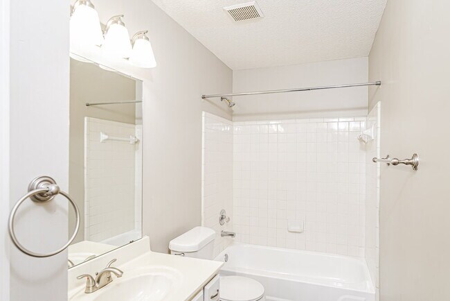 Building Photo - 5599 Annandale Dr