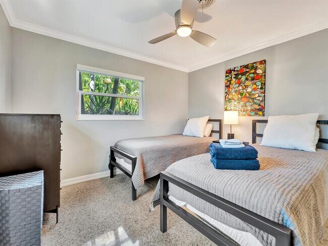 Building Photo - 3204 S Maritana Dr
