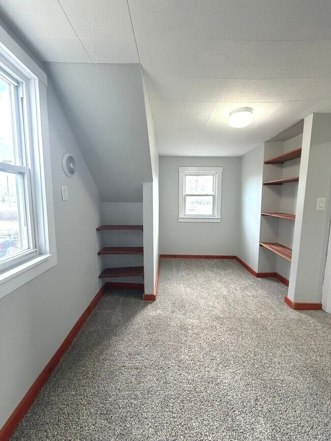 Building Photo - 2209 Douglas Ave