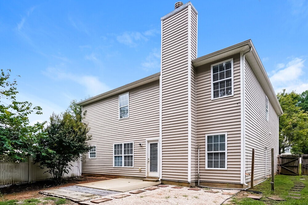 Building Photo - 401 Pyracantha Dr
