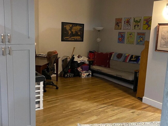 Building Photo - "Chic 1-Bedroom Urban Retreat in Vibrant Denver Locale!"