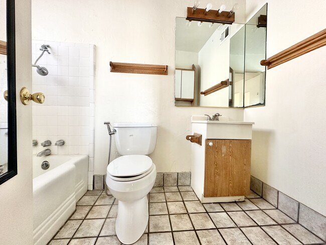 Building Photo - 1152 N Jones Blvd