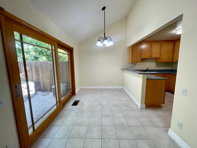 Building Photo - 5470 Baltimore Dr