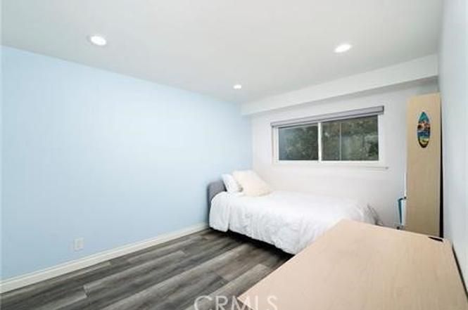 Building Photo - 52 Weepingwood