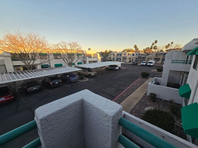 Building Photo - Beautiful 2 bedroom, 2 bath Condo available