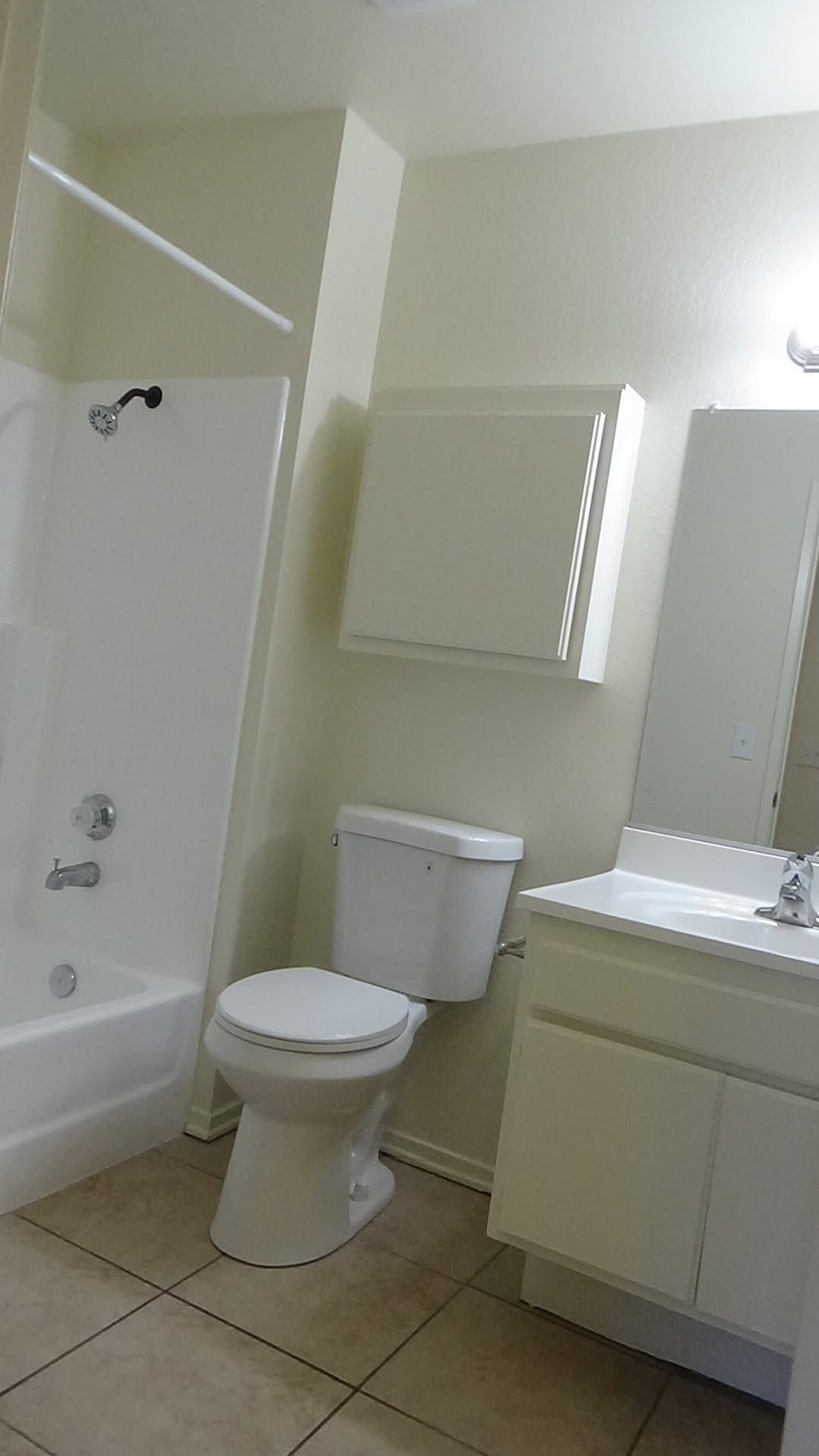 Full Bath - 725 Summerwood Ln