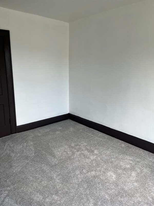 Building Photo - 836 E Whittier St