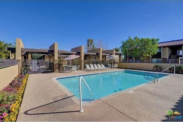 Building Photo - Three Bedroom in Cathedral City w/ Communi...