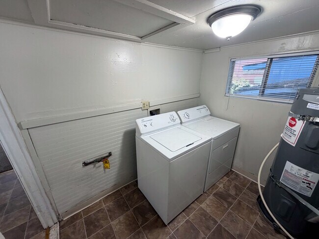 Building Photo - 1311 S 3rd Ave