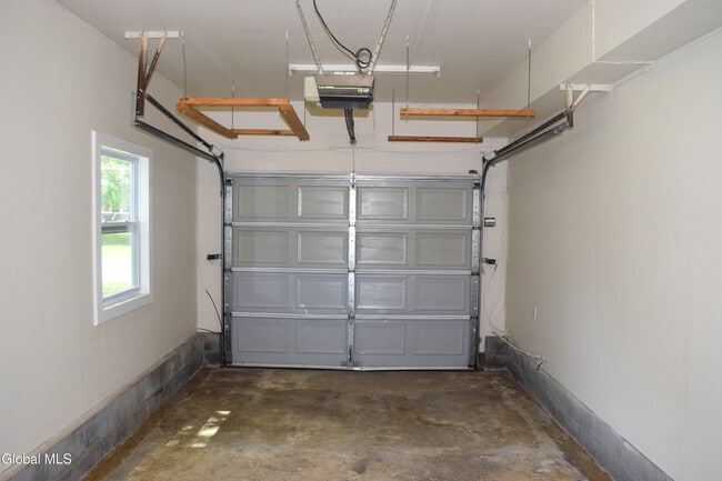 Building Photo - 37 Swayze Dr
