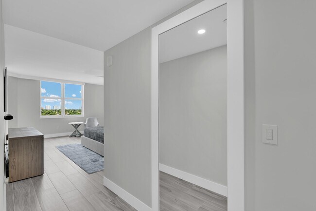 Building Photo - 550 SE Mizner Blvd