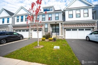 Building Photo - 16 Clover Ln