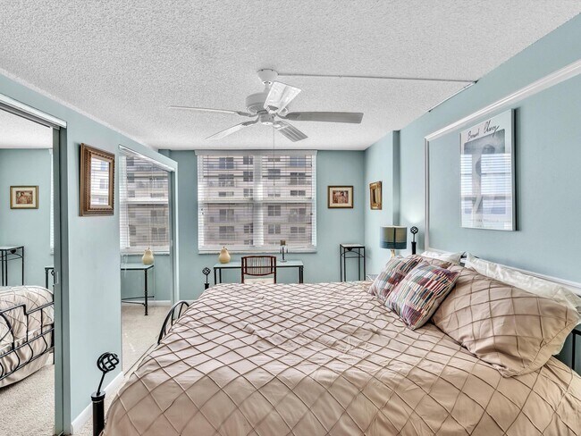 Building Photo - 4505 S Ocean Blvd